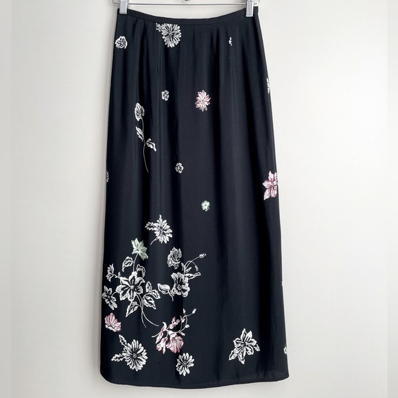 Like New Ann Taylor Wrap Skirt - Picture 2 of 7